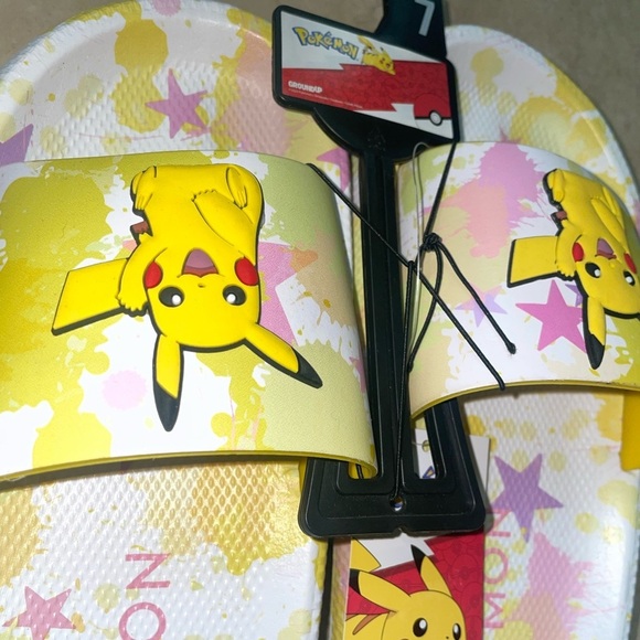 Pokémon Women’s Slides Size 7 NWT - Picture 3 of 6